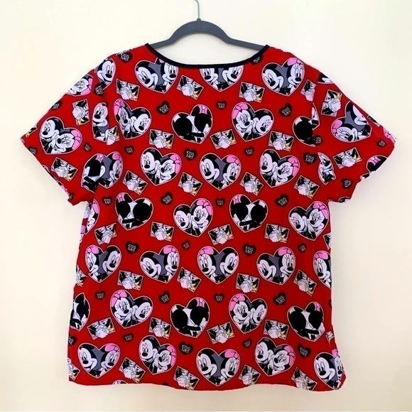 DISNEY Mickey & Minnie Valentine’s Black Heart Print Scrub Top - Picture 6 of 7